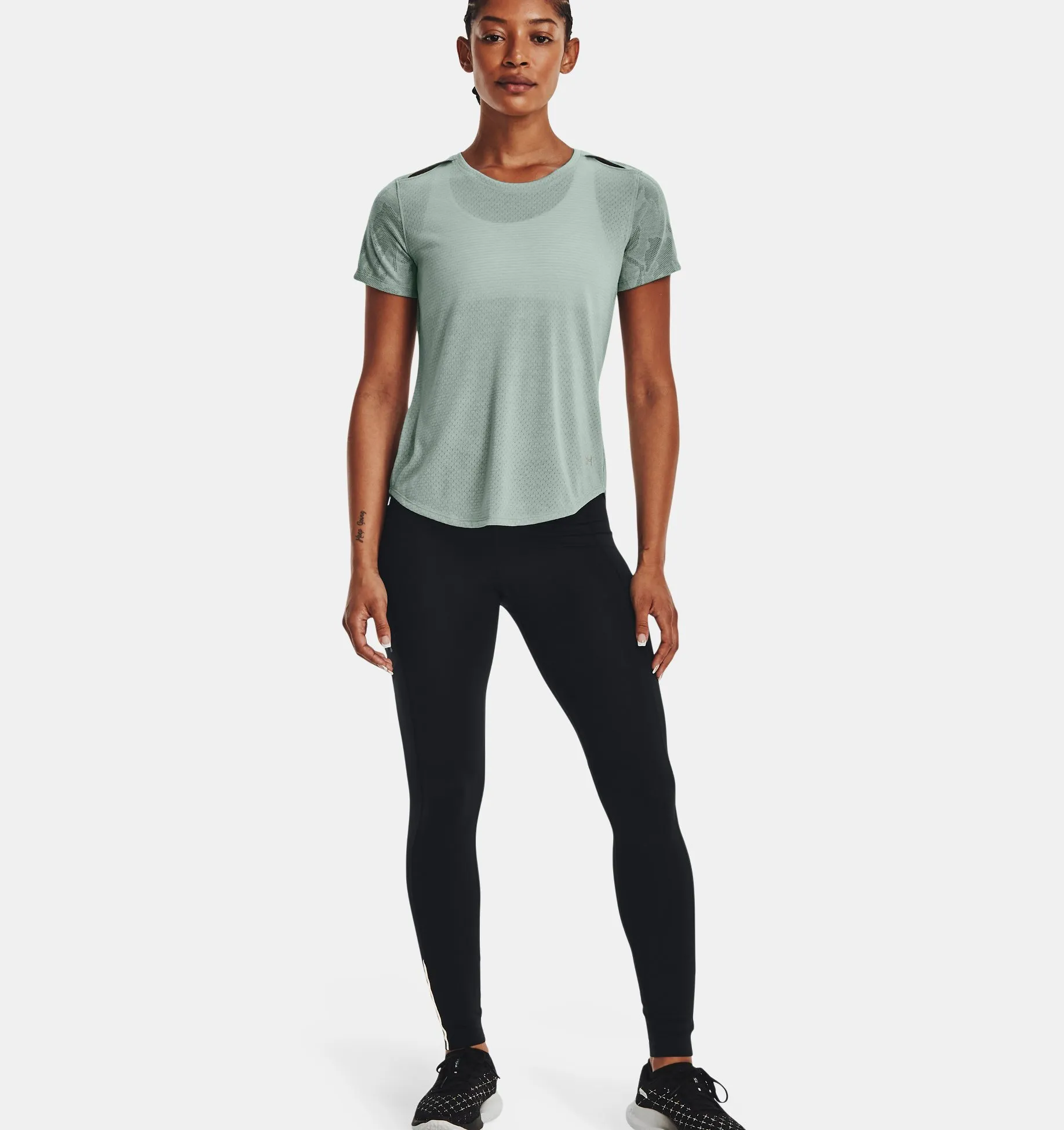 Remera de running UA Streaker SnowCloud para mujer image number 2