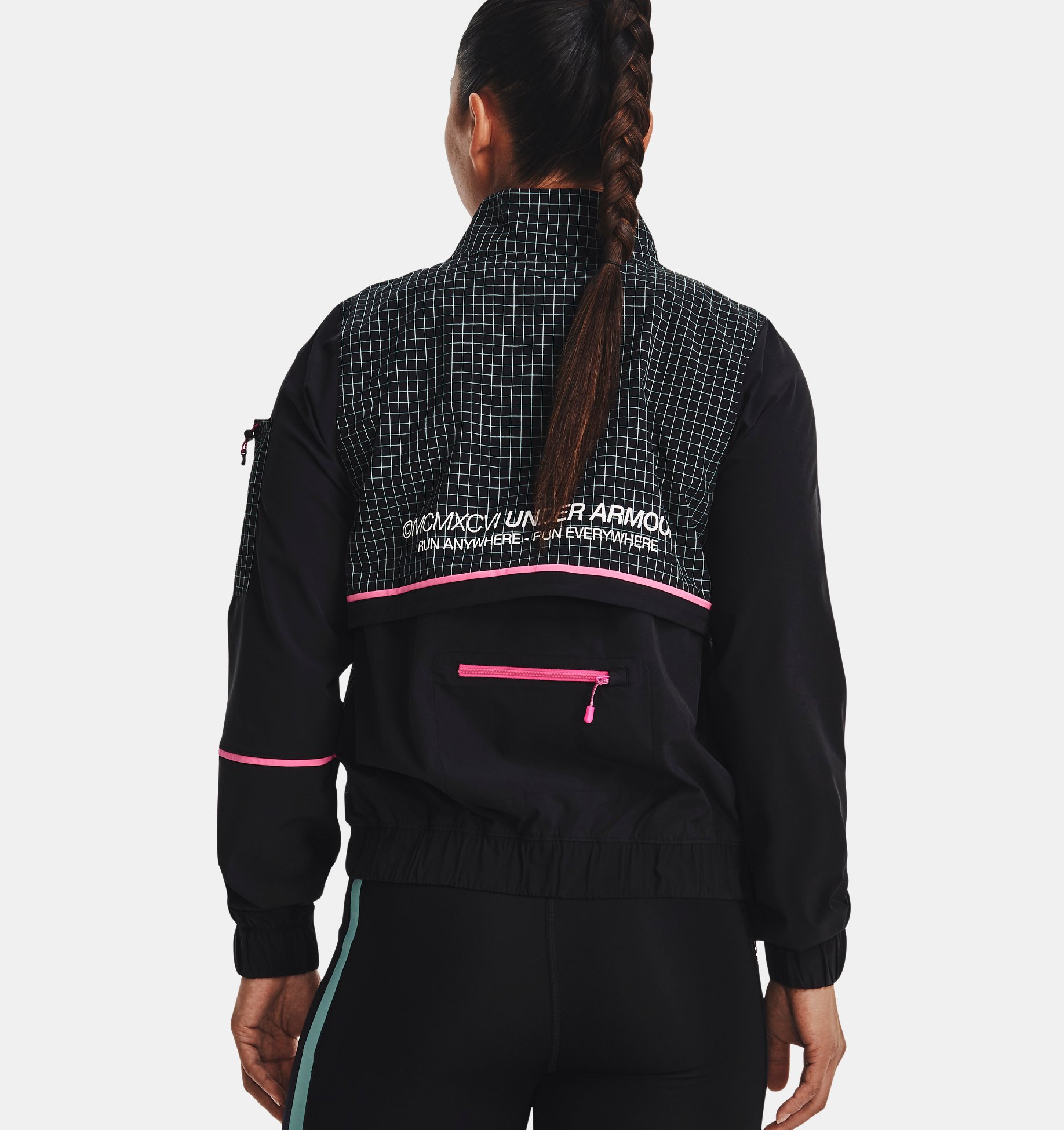 Campera Rompevientos UA Run Anywhere para mujer image number 1
