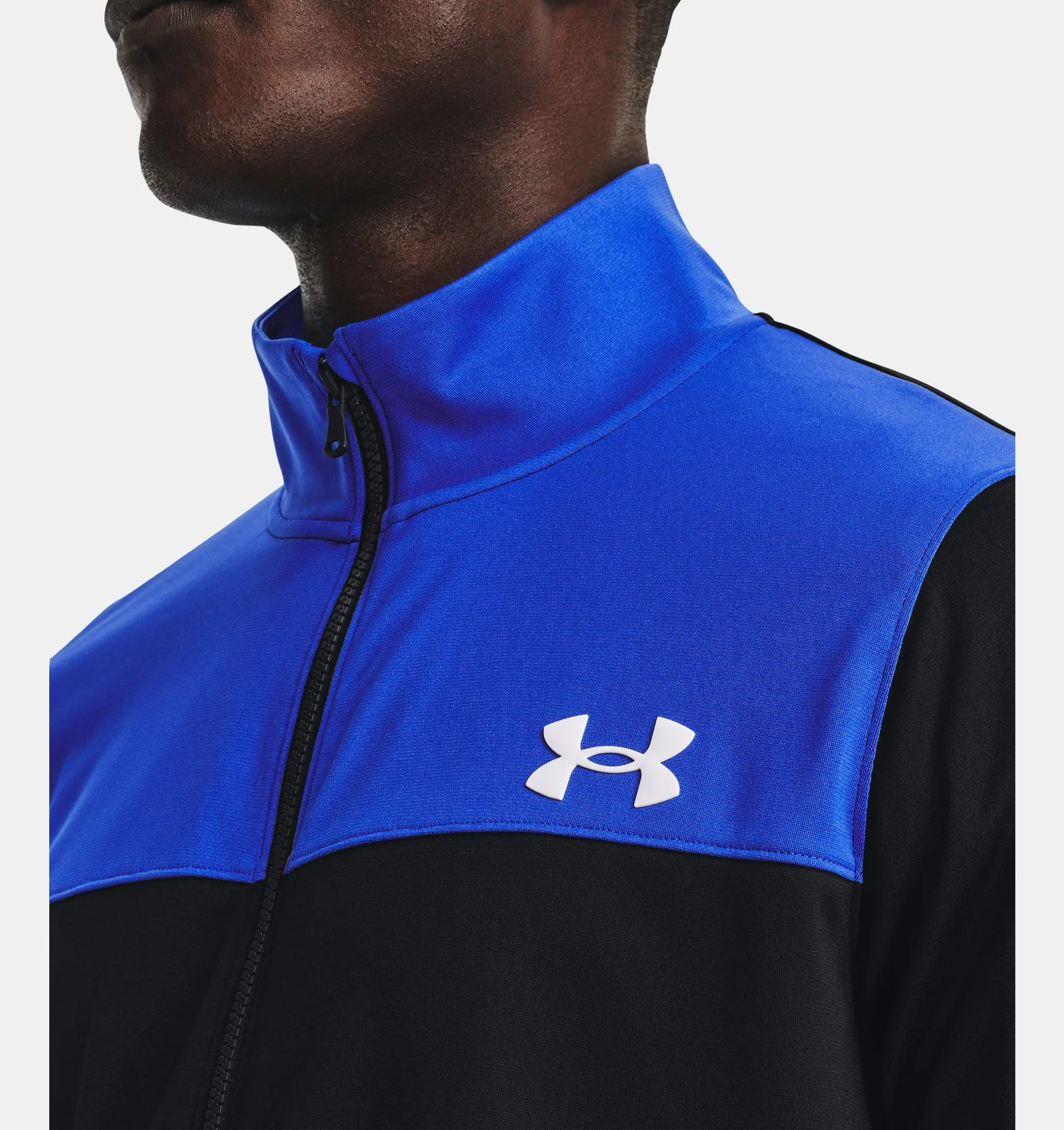 Conjunto deportivo UA para hombre image number 2