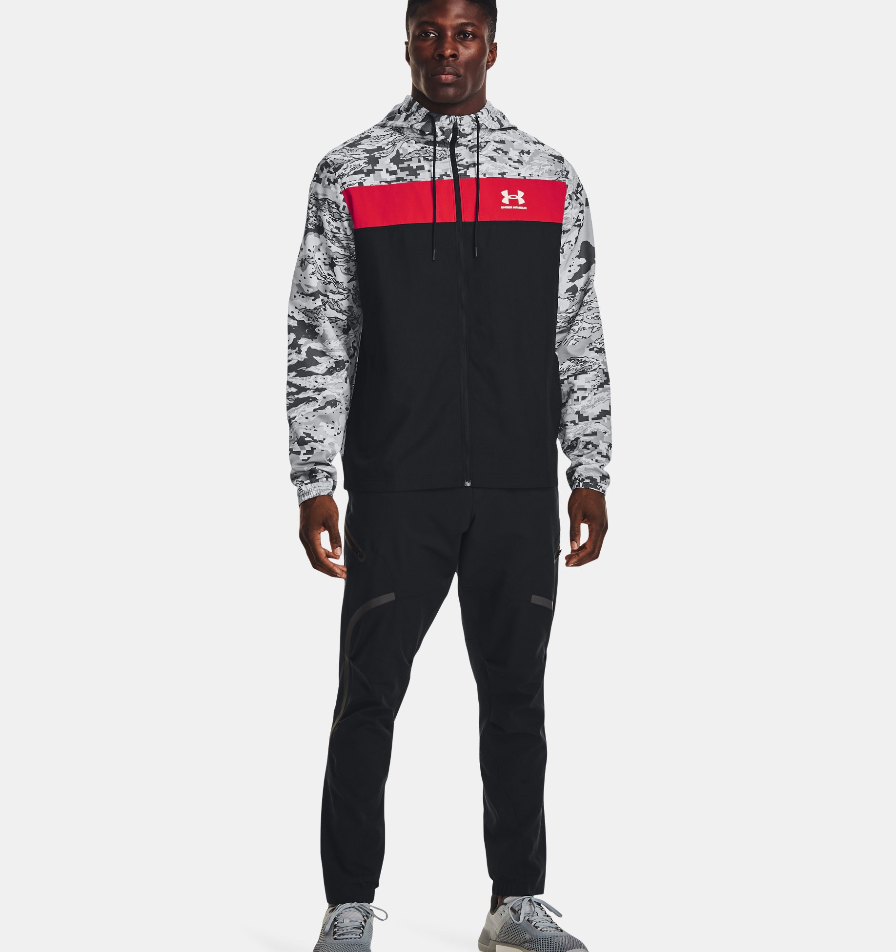 Rompeviento UA SPORTSTYLE CAMO para hombre image number 2