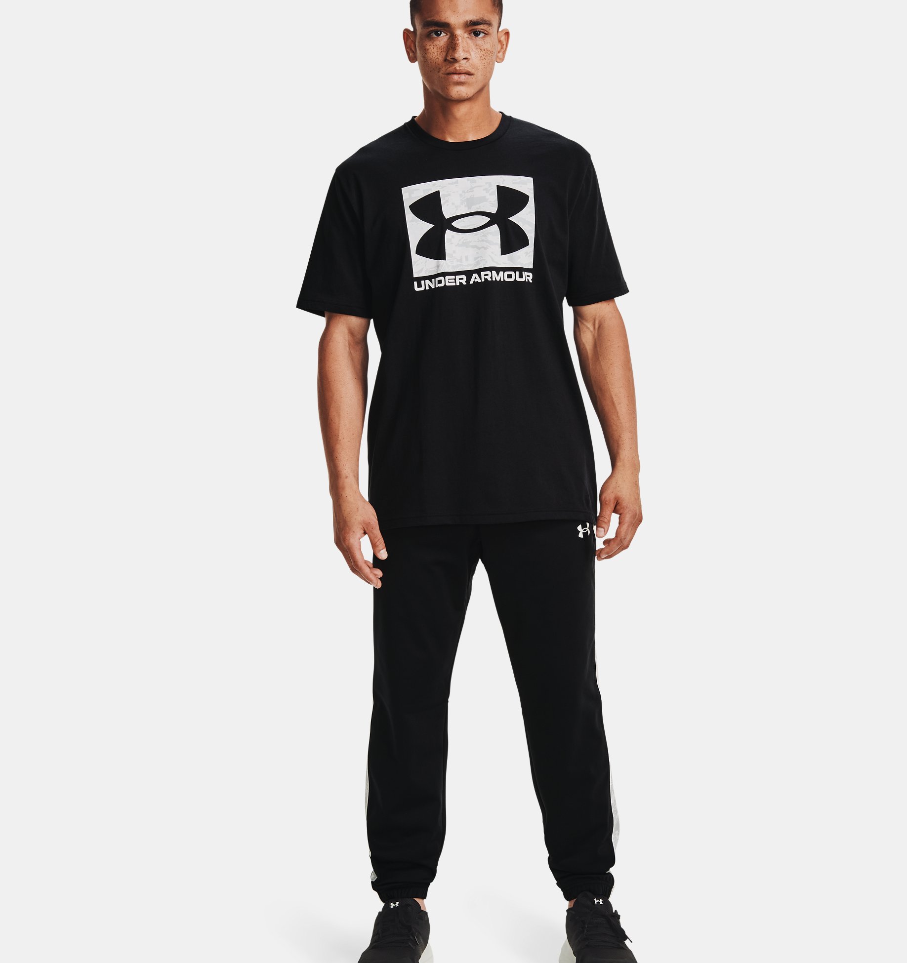 Remera UA ABC Camo Boxed Logo para Hombre image number 2