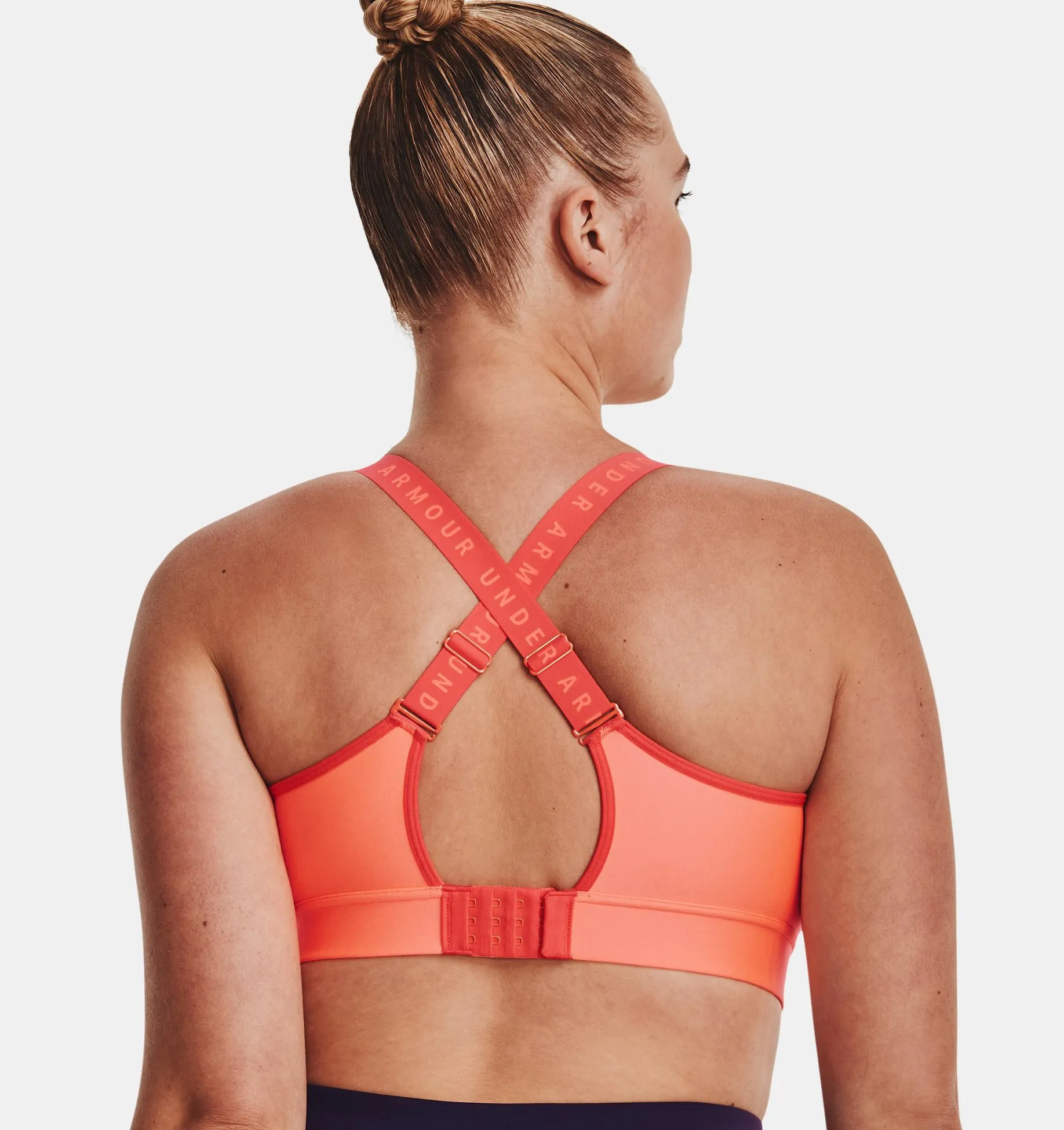 Sport bra UA Infinity Mid Covered para mujer image number 7